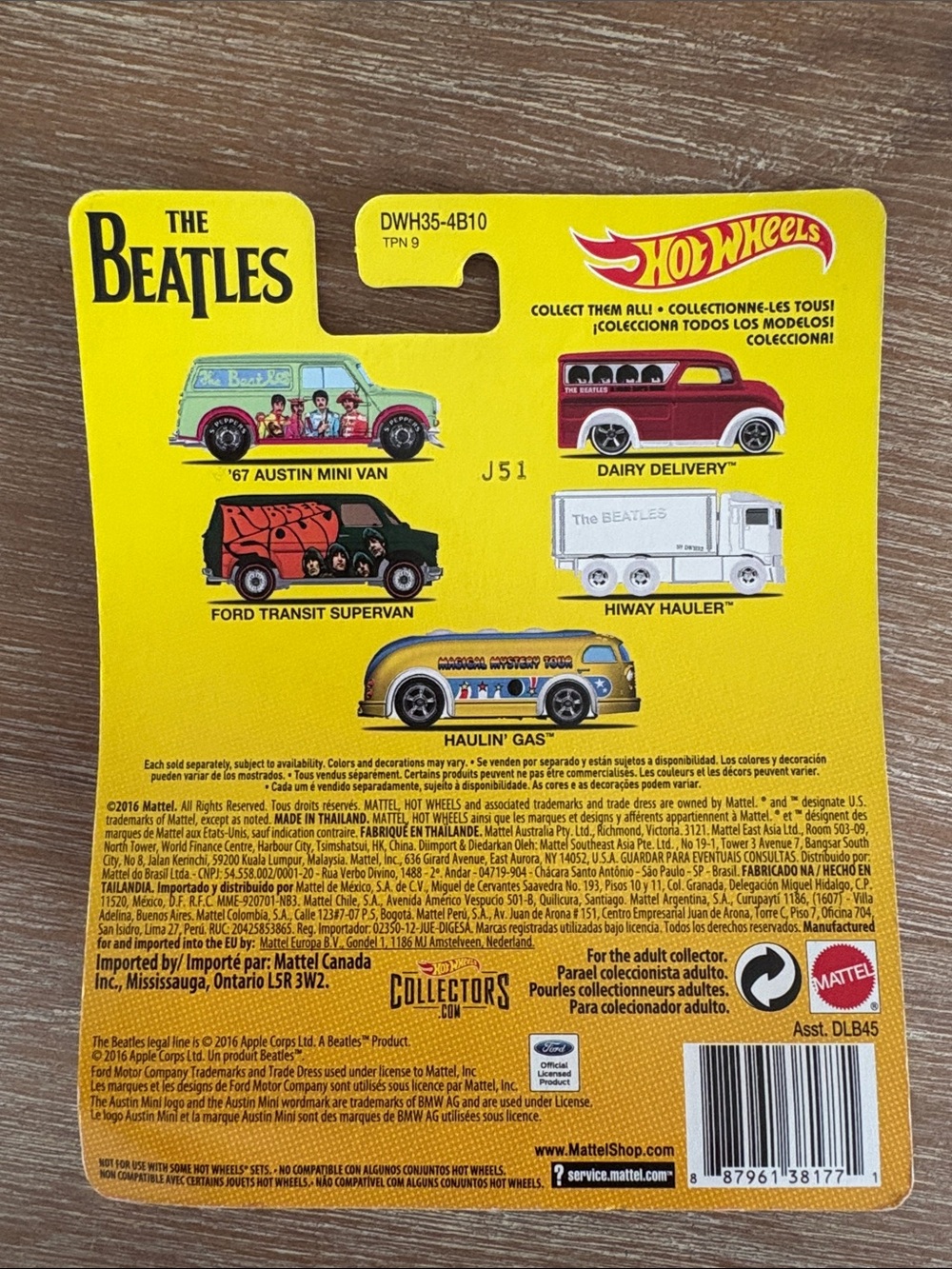 New In Box Hot Wheels The Beatles Magical Mystery Tour Bus - Picture 2 of 3